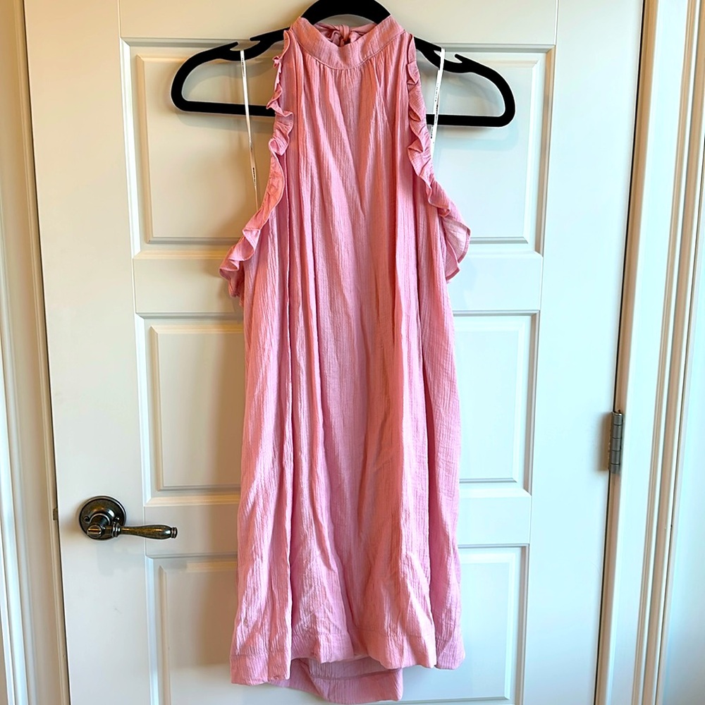 Pink Halter style Dress OMG SO CUTE ! Has Ruffle Details !
